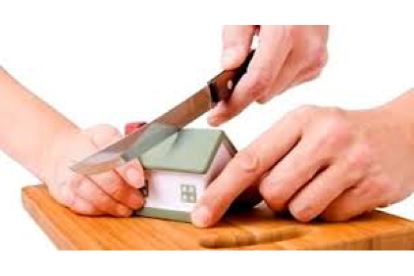  vợ ở nhà nấu cơm có hay không nên  được chia nhà chung